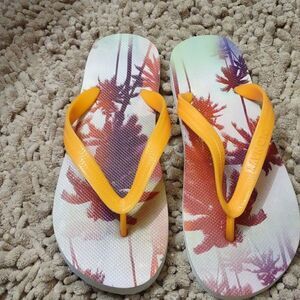 New Old Navy men's size 8-9 flip-flop‎ tropical orange purple print